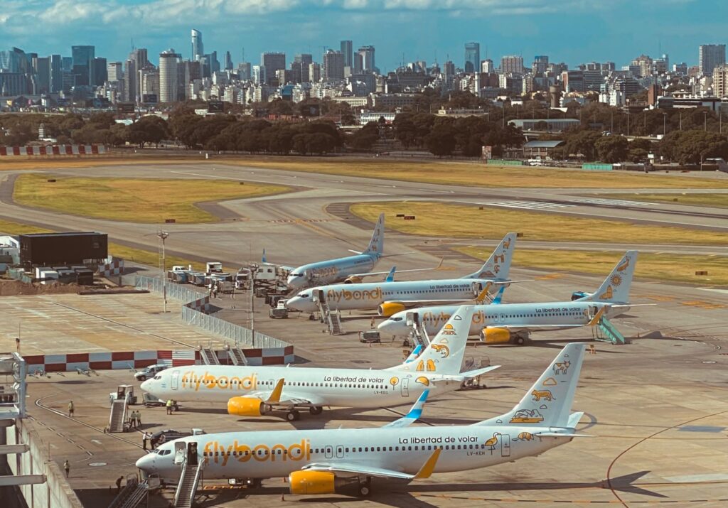 Flybondi recorre à Justiça argentina para renegociar dívidas e evitar falência Flybondi anuncia novos aviões para aumentar oferta de voos durante o verão
