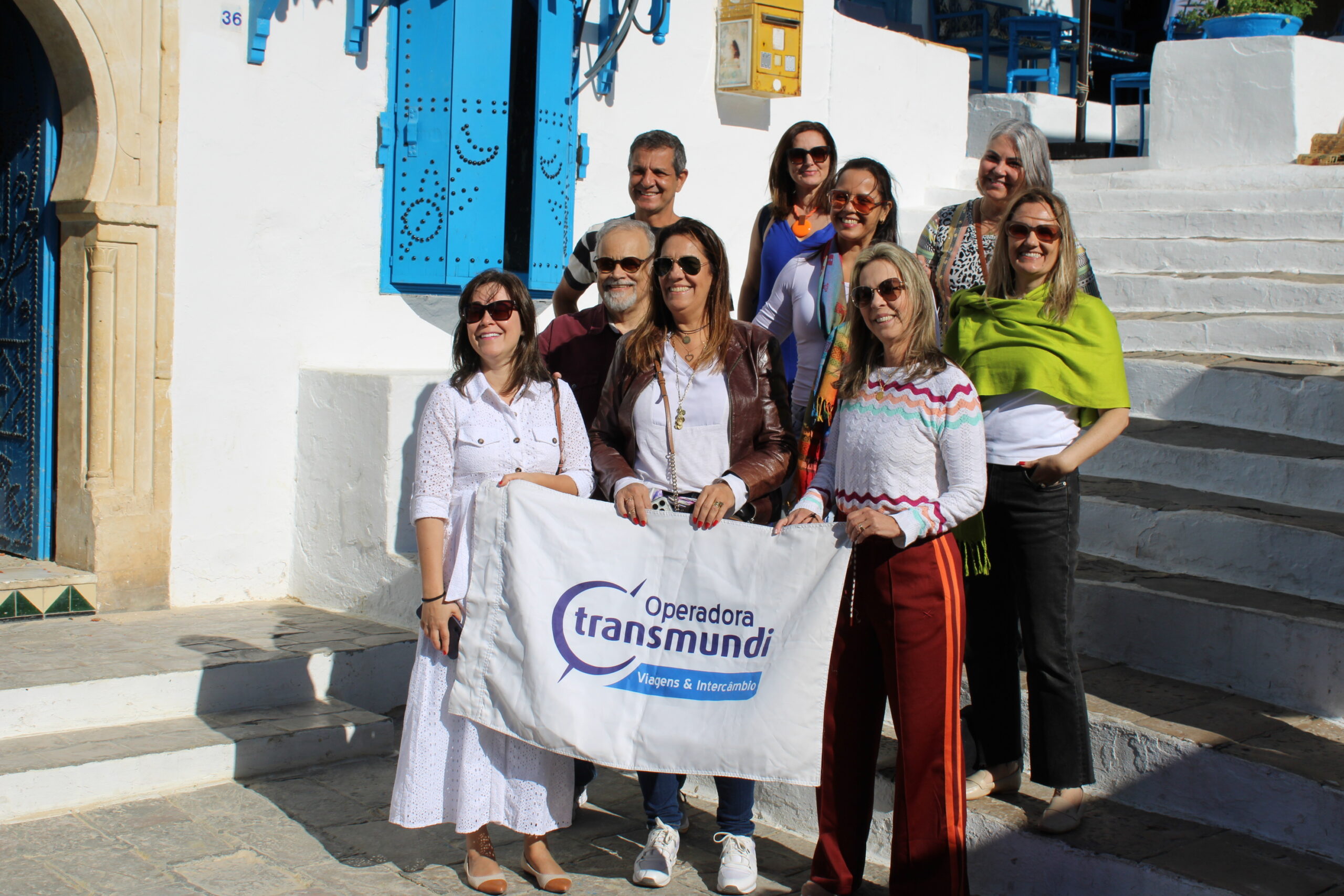 Grupo de agentes em Sidi Bou Said Grupo de agentes em Sidi Bou Said