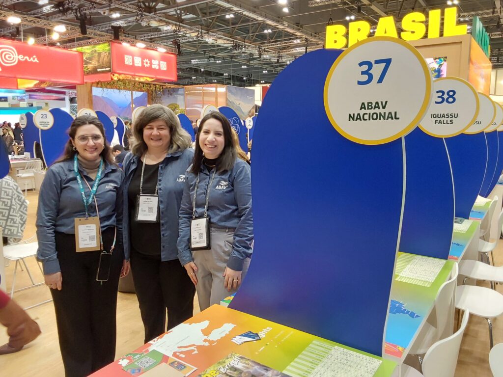 Izabela Medeiros, Jerusa Hara e Jessica Correa, da Abav Nacional