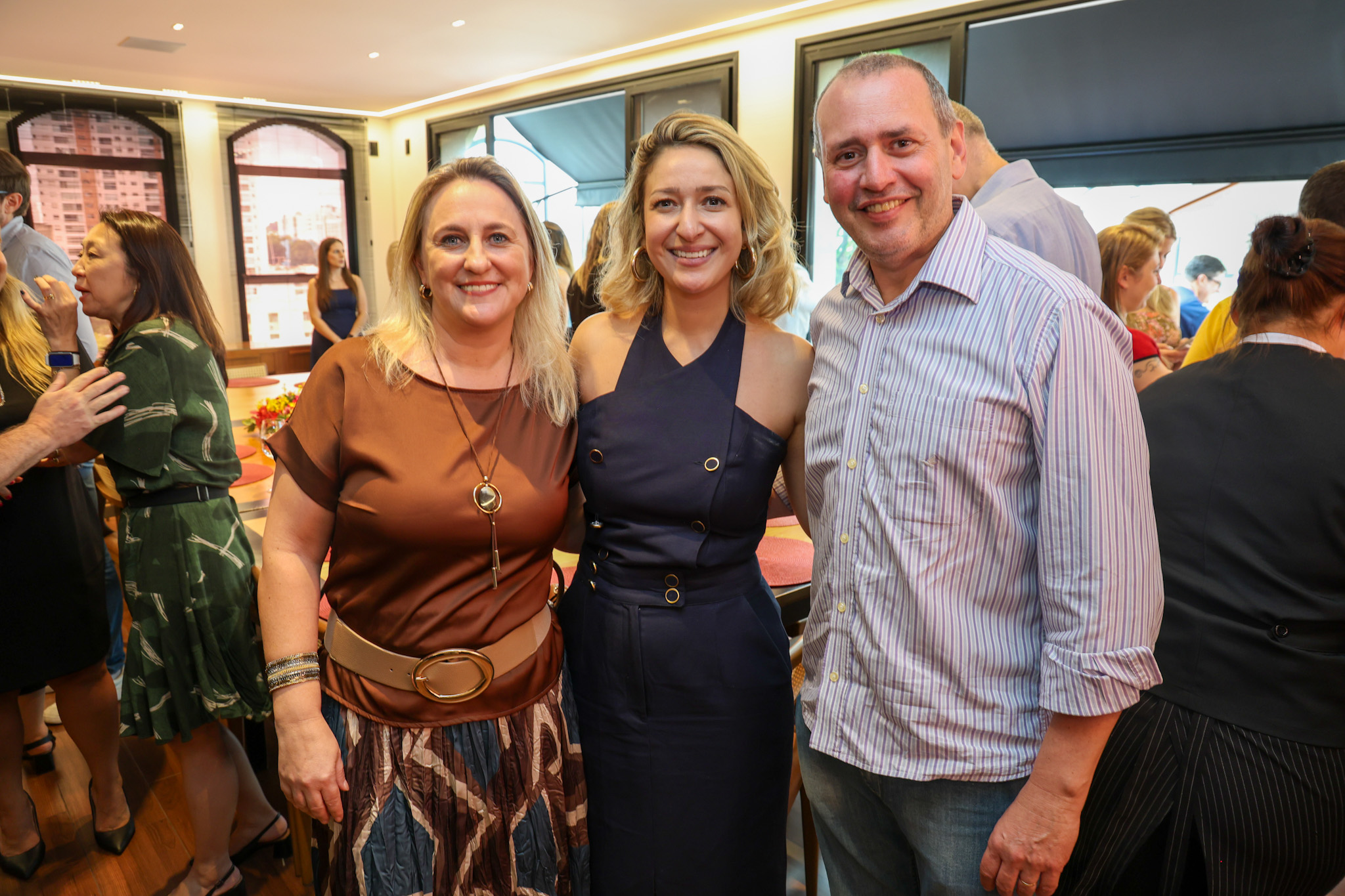 Jacqueline Conrado e Cátia Schick, da United, e Daniel Santoro, da Ibéria BA