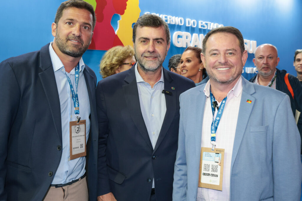 João Machado, da Abav-RS, Marcelo Freixo, da Embratur, e Ronaldo Santini, da Setur-RS