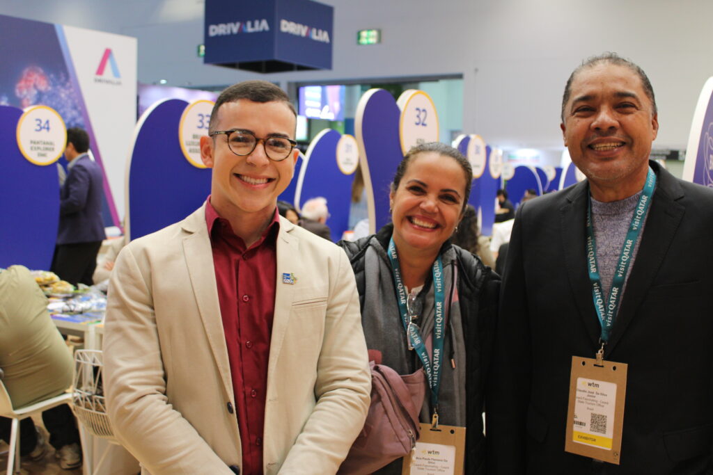 Jonas Queirós, da Riotur, com Ana Paula da Silva e Claudio Junior, da BBC Eventos