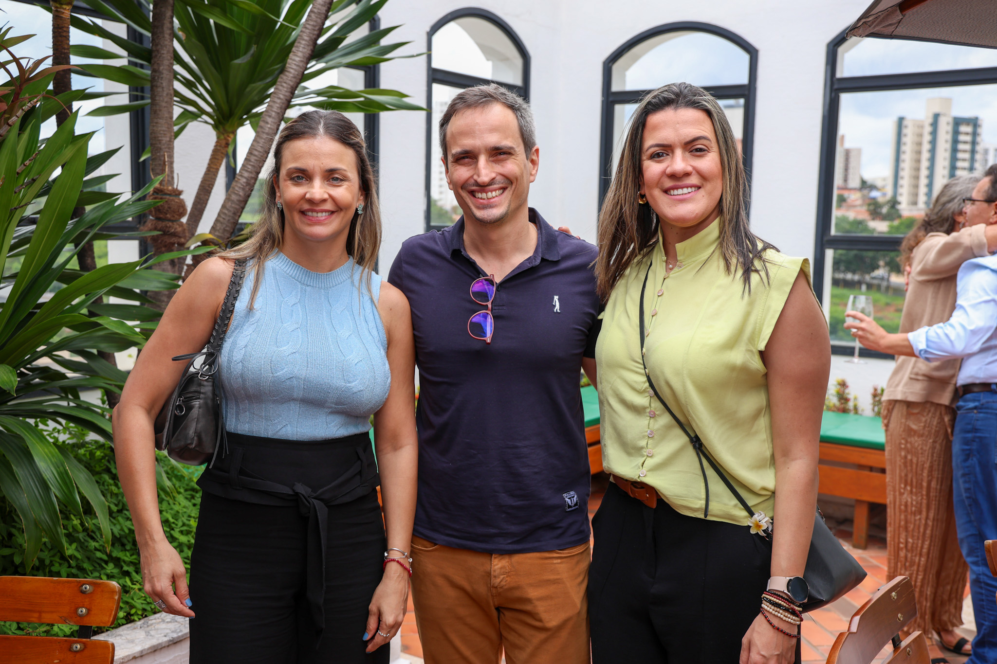 Kaue Freitas, da Ancoradouro, entre Carina Tosello e Thaís Rodrigues, da Gol Kaue Freitas, da Ancoradouro, entre Carina Tosello e Thaís Rodrigues, da Gol