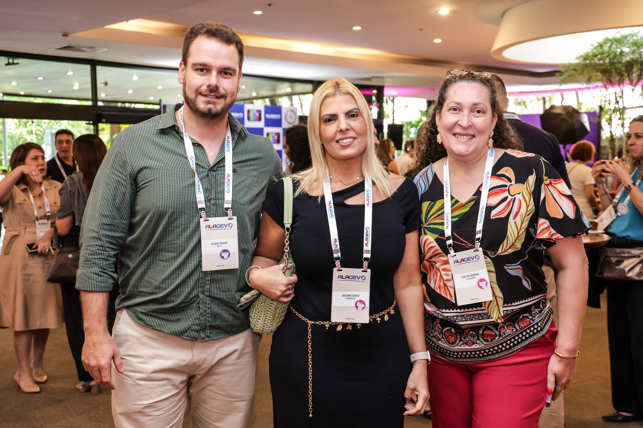 Klaus Heider, da Onfly, Juliana Costa, da Lemontech, e Evelyn Haddad, da HT Micron