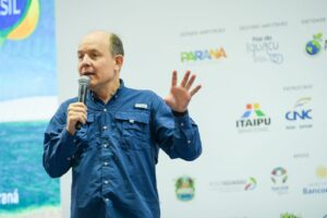 Leonardo Persi, (Divulgação/Fernando Veloso Leão)