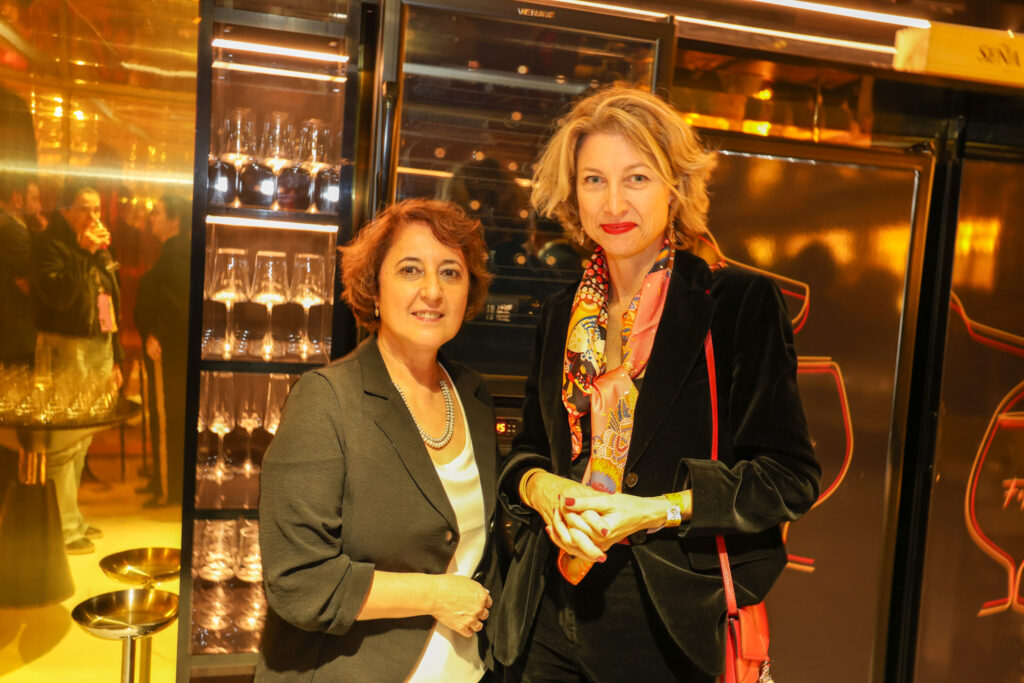 Lídia Monteiro, do Turismo de Portugal, e Caroline Putnoki, diretora da Atout France no Brasil
