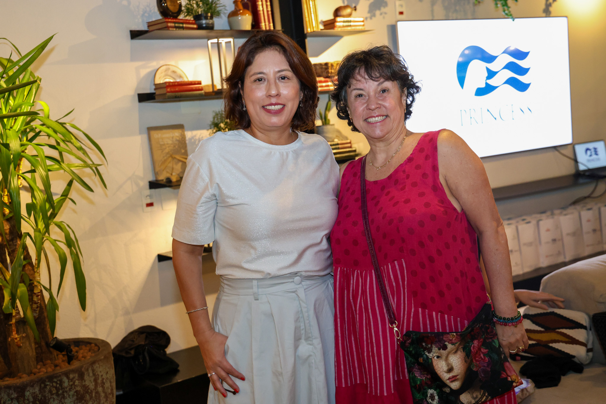 Liz Rãda, da Discover Cruises, e Roberta Galli, da Kpax