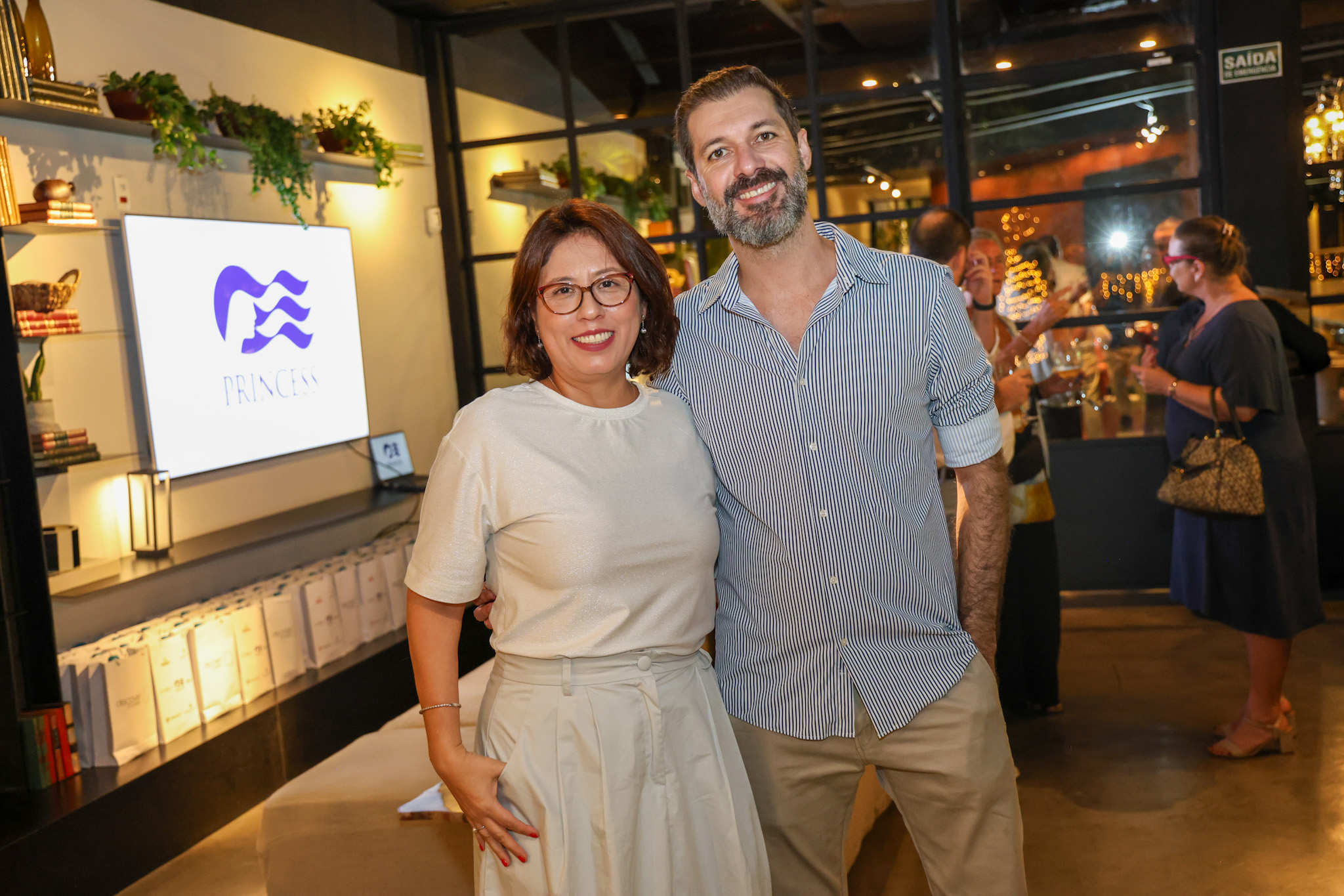 Liz Rãda, da Discover Cruises, e Victor Falcão, da Ana Terra Turismo