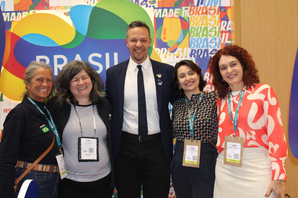 Mari Masgrau, do M&E, Jerusa Hara, da Abav Nacional, Bruno Reis, Veruska Xavier e Simone Scorsato, da Embratur