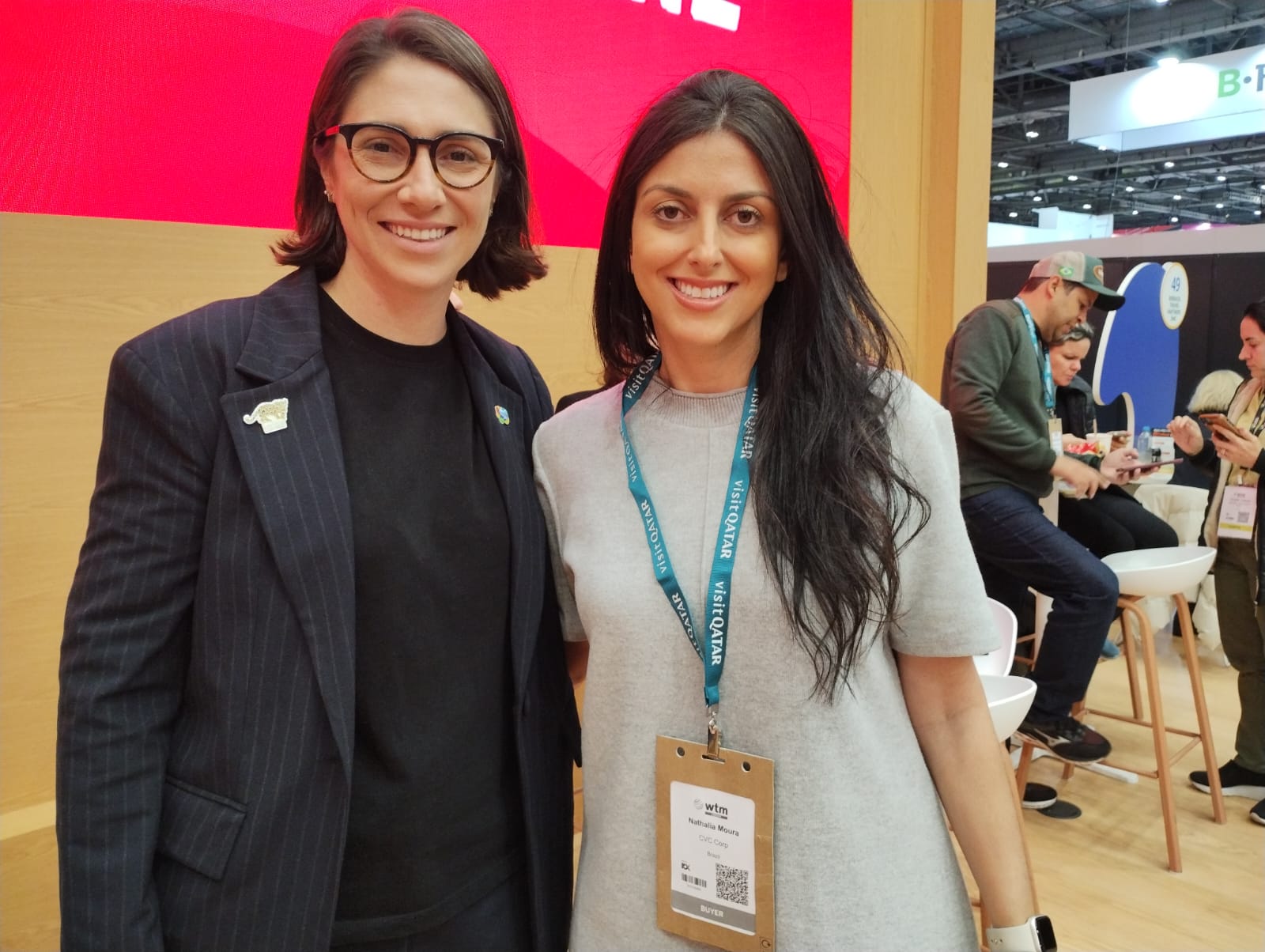 Marjorie Mynssen, da Embratur, com Nathalia Moura, da CVC Corp