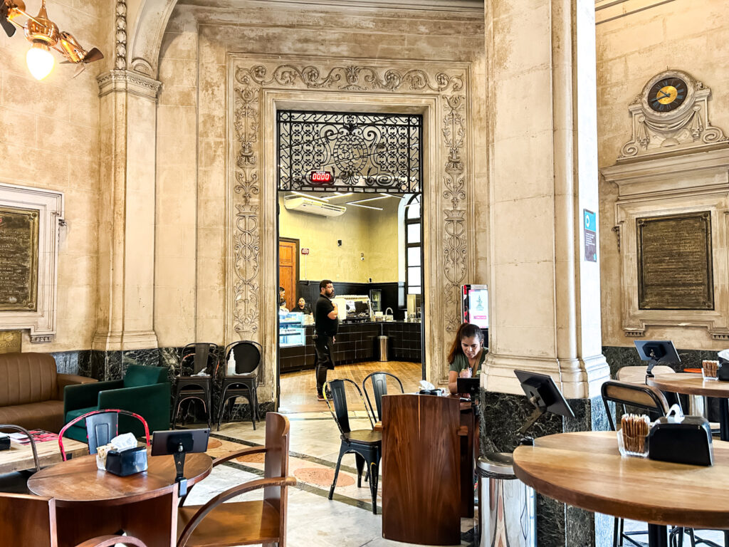 No Museu do Café há um estabelecimento para os visitantes degustarem a bebida
