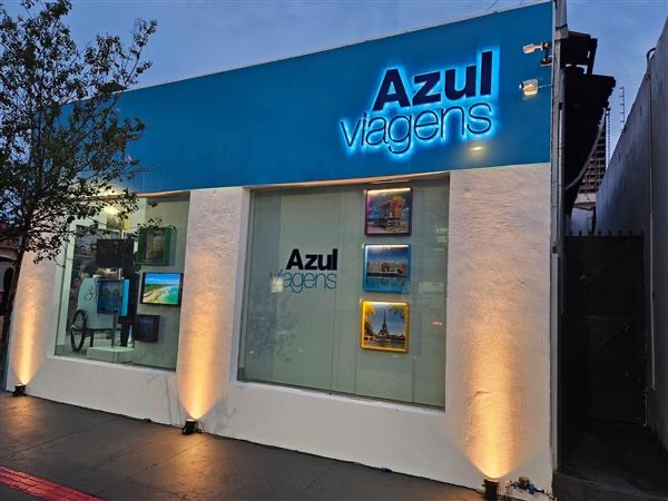 Azul Viagens inaugura mais cinco lojas e fortalece presença em estados estratégicos Azul Viagens inaugura mais cinco lojas e fortalece presença em estados estratégicos