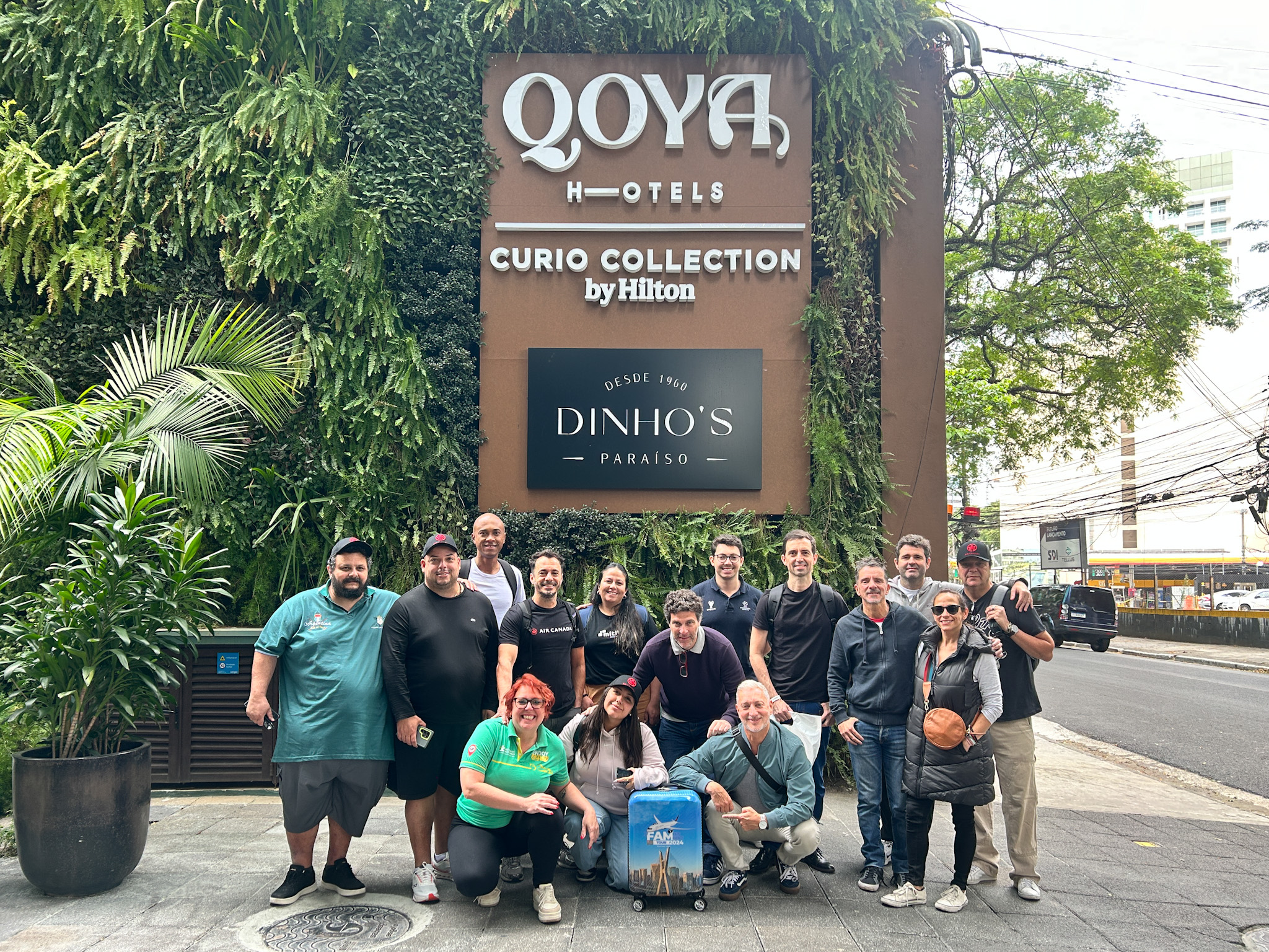 O grupo pode conhecer diferentes categorias de hospedagem, e encerrou a estadia no Qoyia O grupo pode conhecer diferentes categorias de hospedagem, e encerrou a estadia no Qoyia