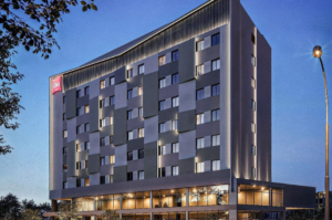 O hotel da bandeira internacional é o primeiro de Dourados (Divulgação/ibis)