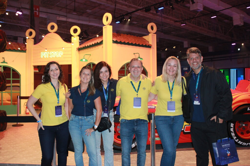 Paula Miolaro, Isabela Silva, Priscila Stefanelli, Ricardo Kaiser, Viviane Piovarcsik e Luís Simonato, da CVC