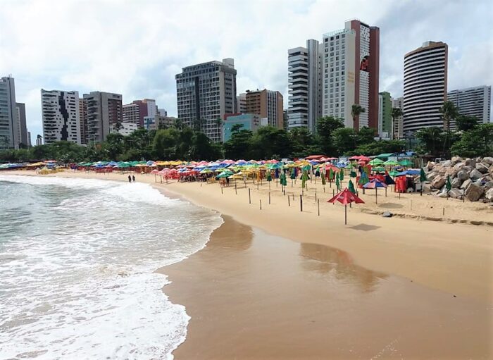 Presidente Lula sanciona barracas da Praia do Futuro como patrimônio cultural sem garantir manutenção das estruturas atuais 1 Abih Nacional pede manutenção das barracas da Praia do Futuro em Fortaleza