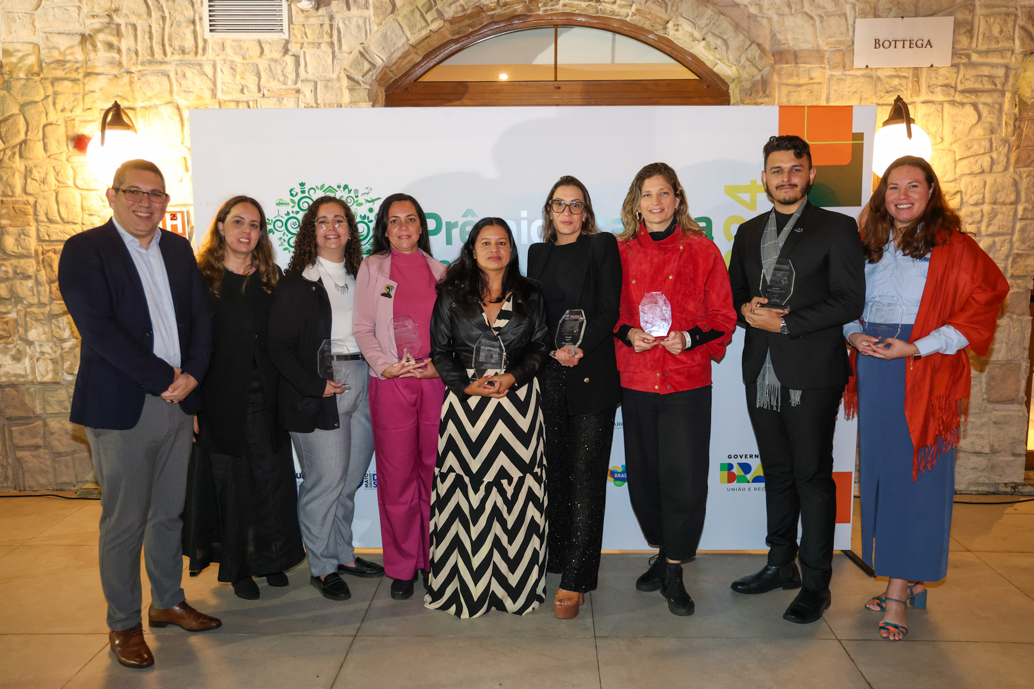 Representantes das iniciativas vencedoras do premio Braztoa de Sustentabilidade 2024 Representantes das iniciativas vencedoras do premio Braztoa de Sustentabilidade 2024