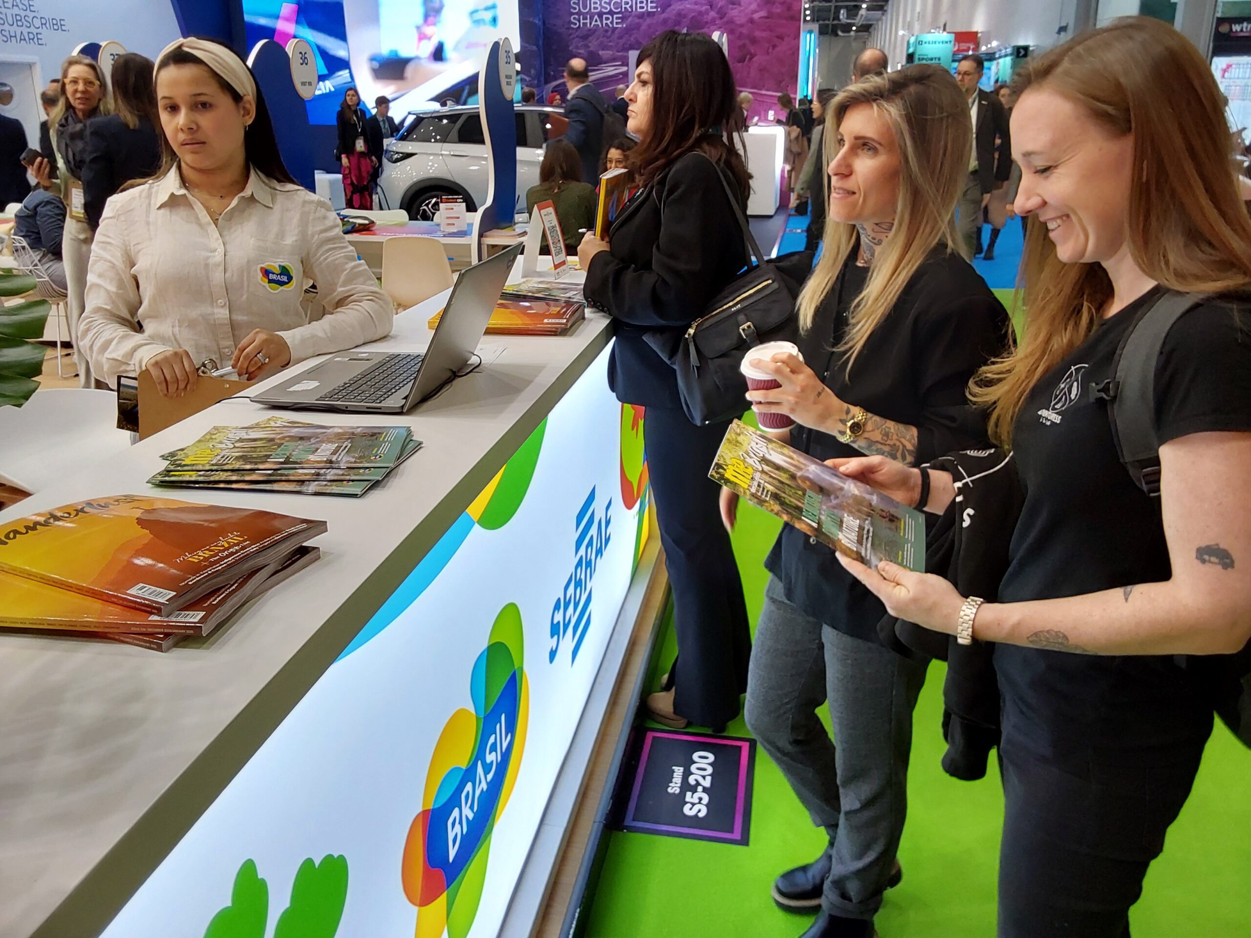 Revistas do M&E fazem sucesso no segundo dia da WTM de Londres