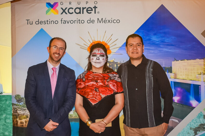 Rodrigo Vazquez consul do Mexico com Diana Pomar e Gabriel Lopez da DGX e1730758285348 Parceria México-Brasil: Dia dos Mortos é tema de exposição no Memorial da América Latina
