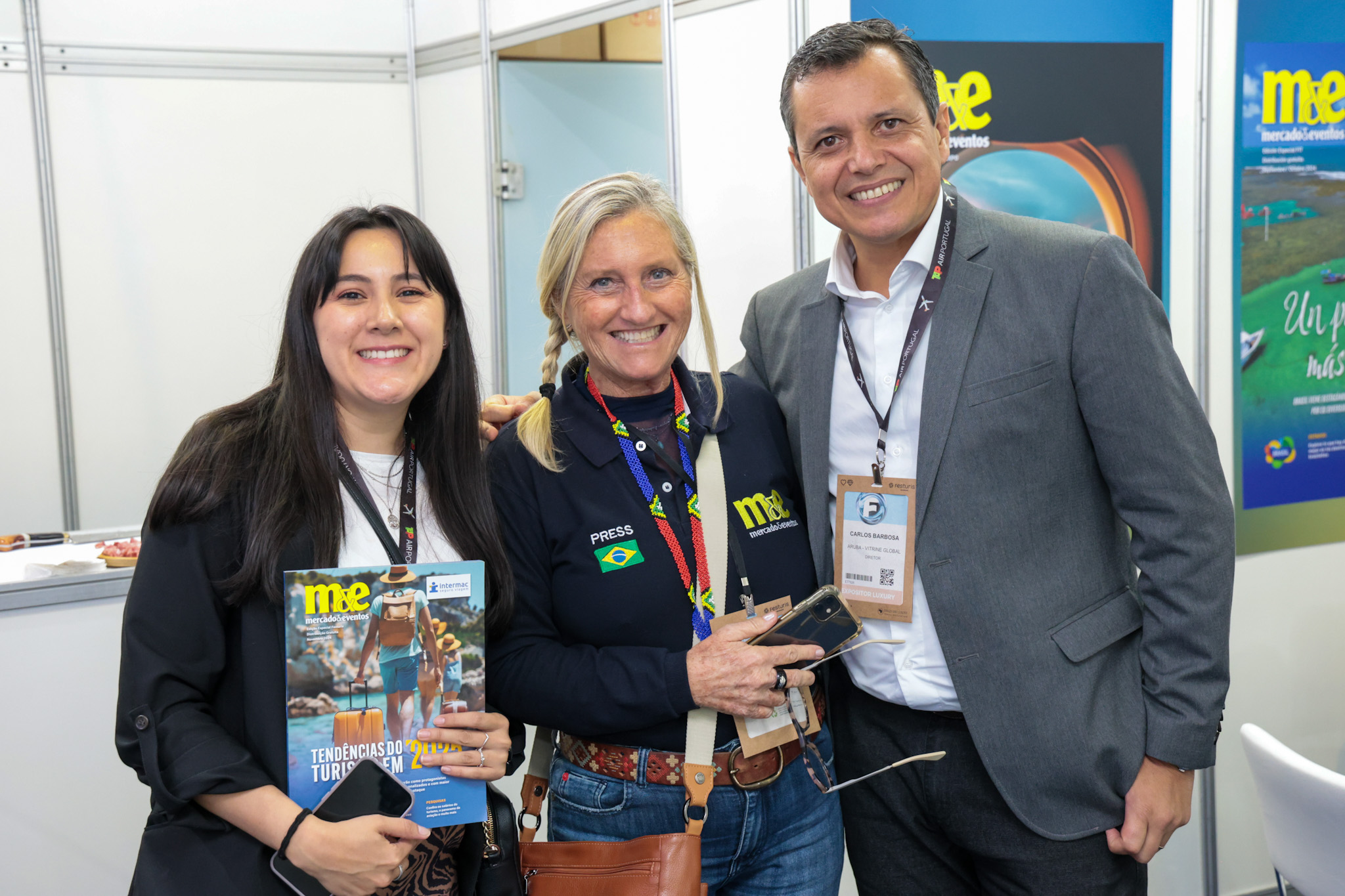 Rosa Masgrau, do M&E, entre Heidy Hernandez e Carlos Barbosa, do Turismo de Aruba