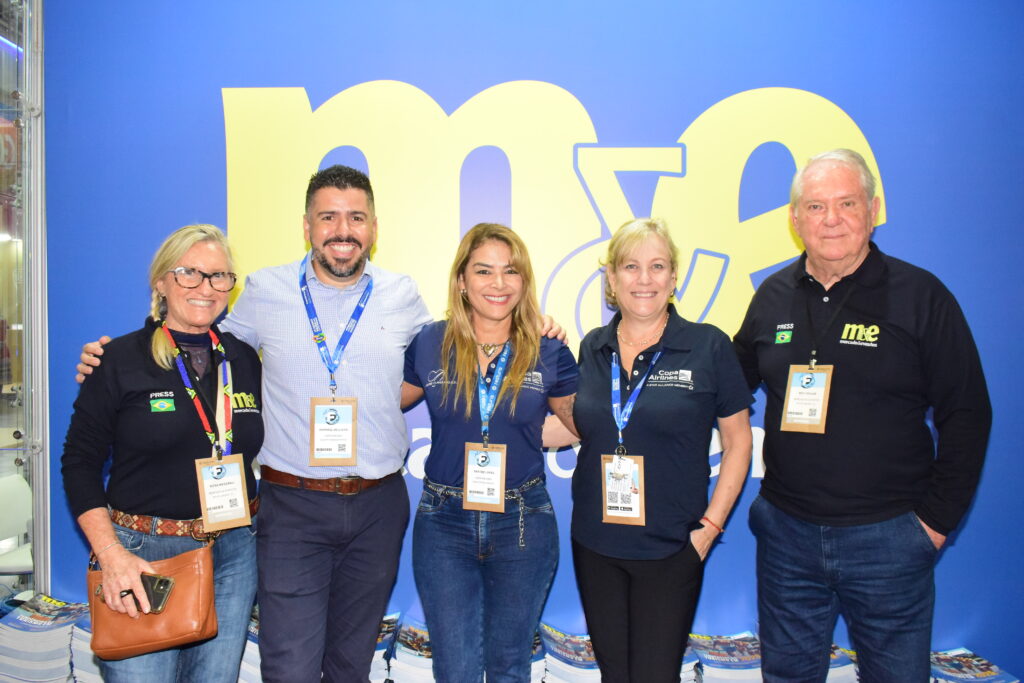 Rosa Masgrau e Roy Taylor, do M&E, com Raphael de Lucca, Beatriz Lopes e Cristiane Cortizo, da Copa Airlines