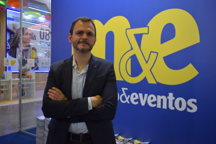 Costa Cruzeiros celebra vendas da temporada 2024/25 e campanha Blue Week no Festuris 1 Costa cruzeiros
