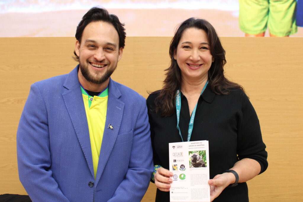 MT lança nova rota turística na WTM de Londres com foco em espécies raras e preservação 1 Secretario adjunto de Turismo de Mato Grosso Felipe Wellaton com Raquel Zanchet da Jardim da Amazonia MT lança nova rota turística na WTM de Londres com foco em espécies raras e preservação