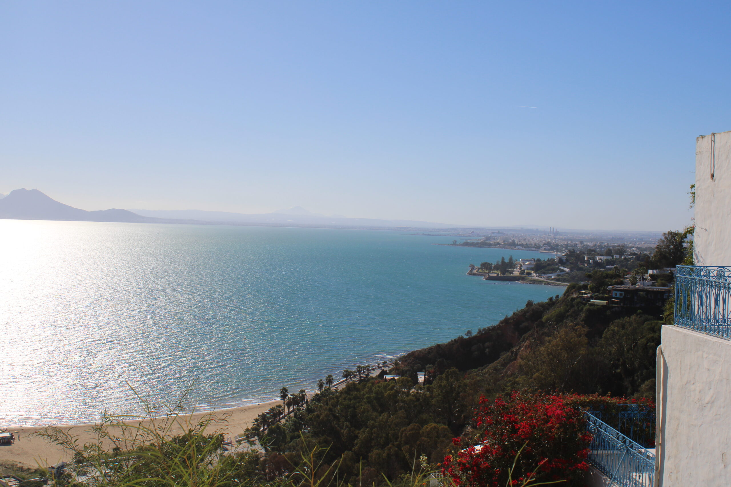 Sidi Bou Said, cidade branca e azul ou vilarejo dos artistas Sidi Bou Said, cidade branca e azul ou vilarejo dos artistas