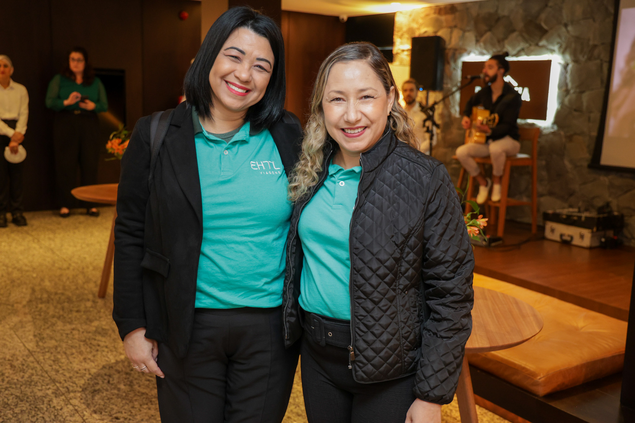 Simone Colombo e Débora Marques, da EHTL Simone Colombo e Débora Marques, da EHTL