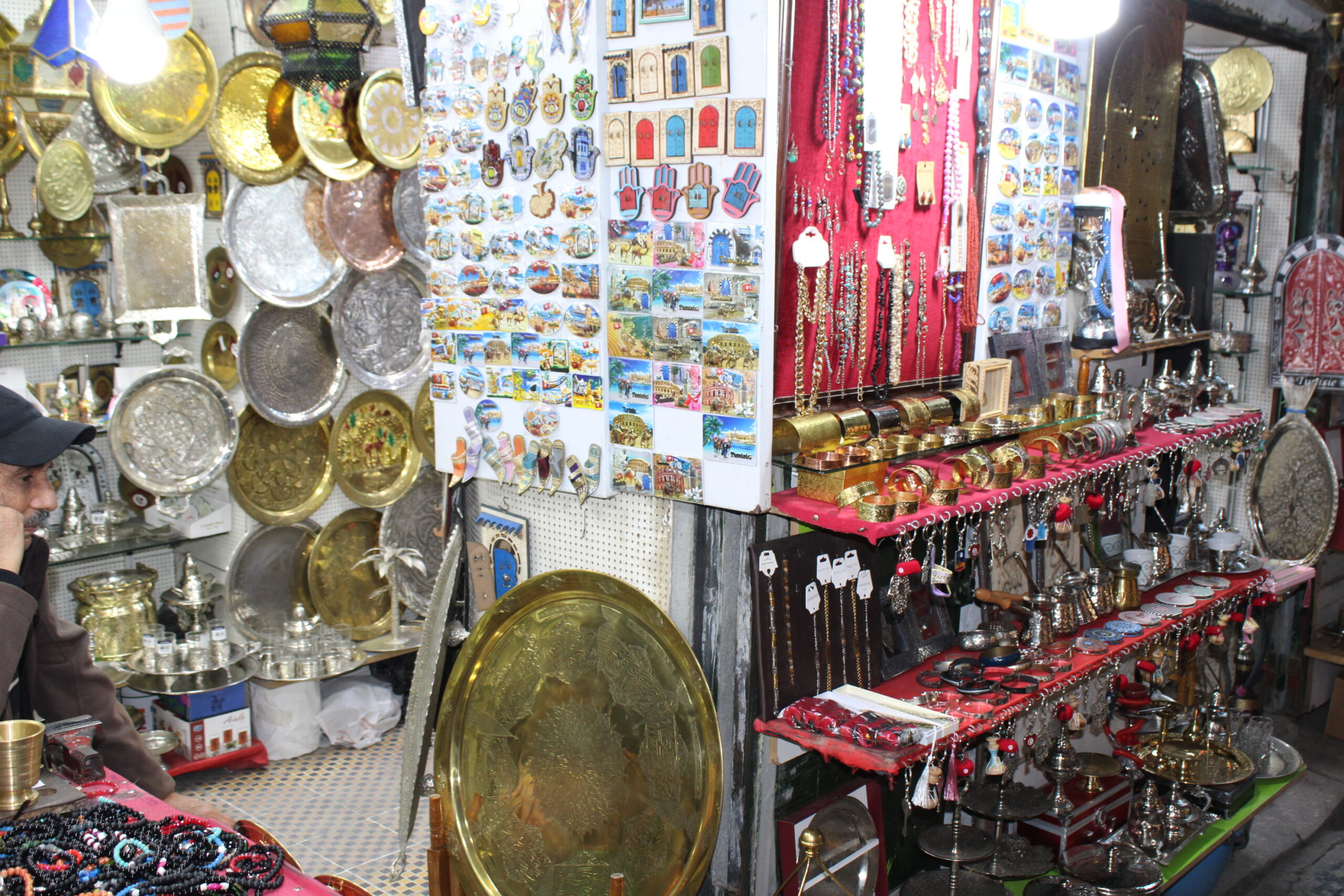 Souvenirs nos bazares da Medina Souvenirs nos bazares da Medina
