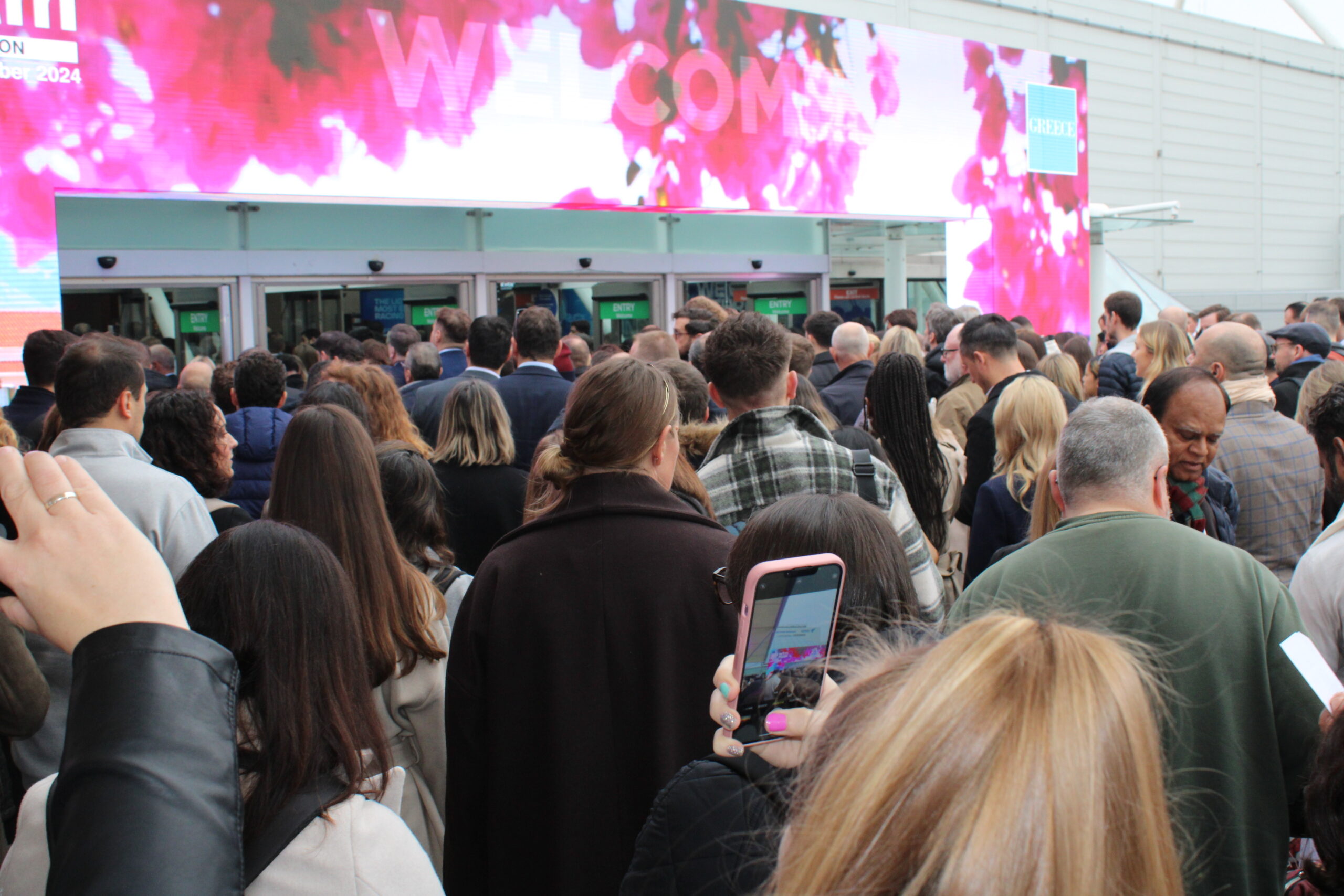 Uma verdadeira multidão no primeiro dia do WTM de Londres Uma verdadeira multidão no primeiro dia do WTM de Londres