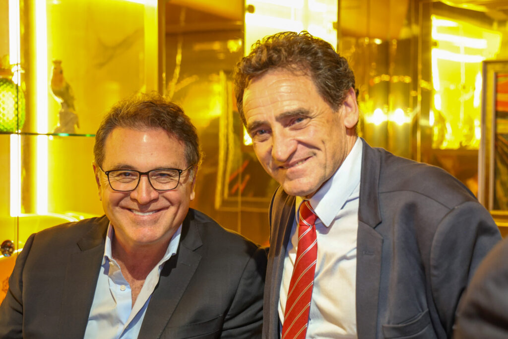 Vinicius Lummertz, do grupo Wish e Milton Zuanazzi, do Ministério de recuperação do RS