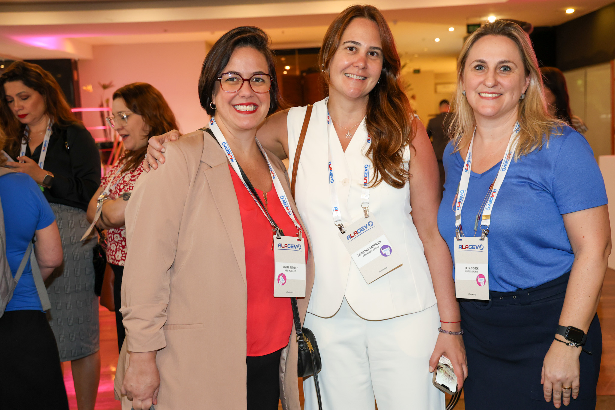 Vívian Mendez, da Meeting Select, Fernanda Carvalho, da Preferred Hotels, e Cátia Schick, da United Airlines
