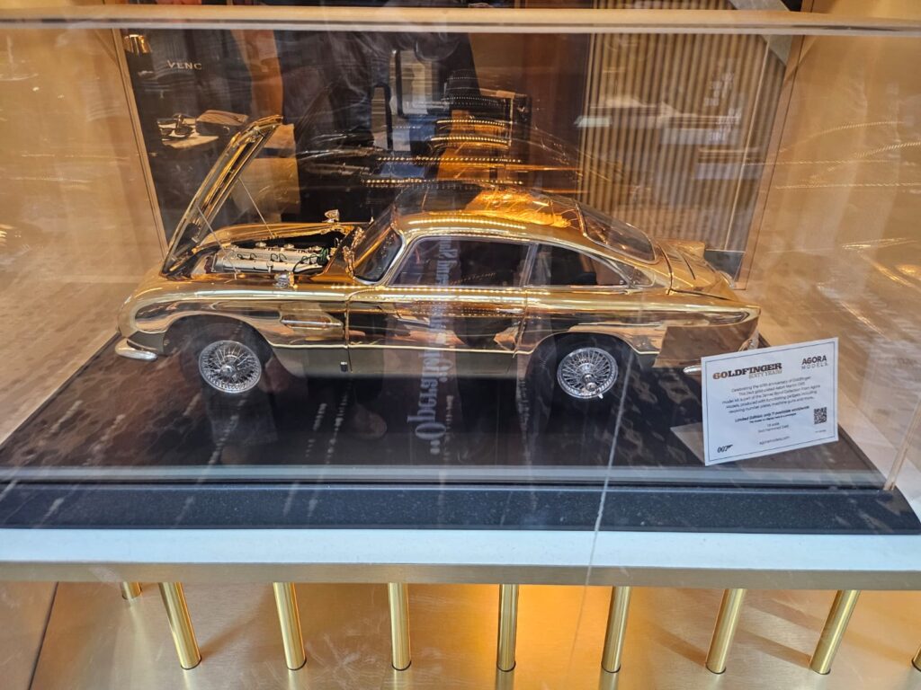Primeiro bar temático de James Bond no mundo abre as portas em Londres: veja vídeo Primeiro bar temático de James Bond no mundo abre as portas em Londres: veja vídeo