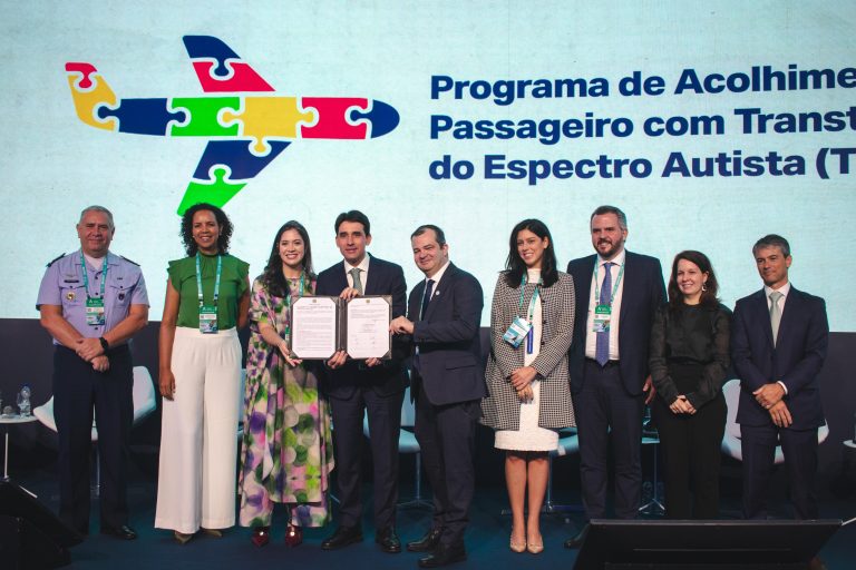 Entidades do setor aéreo assinam carta com prioridades para modernização da aviação comercial 1 WhatsApp Image 2024 11 05 at 14.40.23 768x512 1 Entidades do setor aéreo assinam carta com prioridades para modernização da aviação comercial