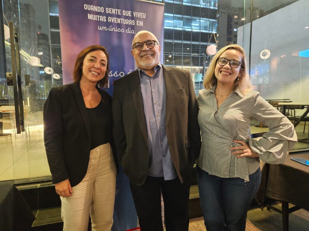 Fernanda Caleja, do Iberostar, Jorge Rodrigues e Caroline Bergoce, da TBO Holidays