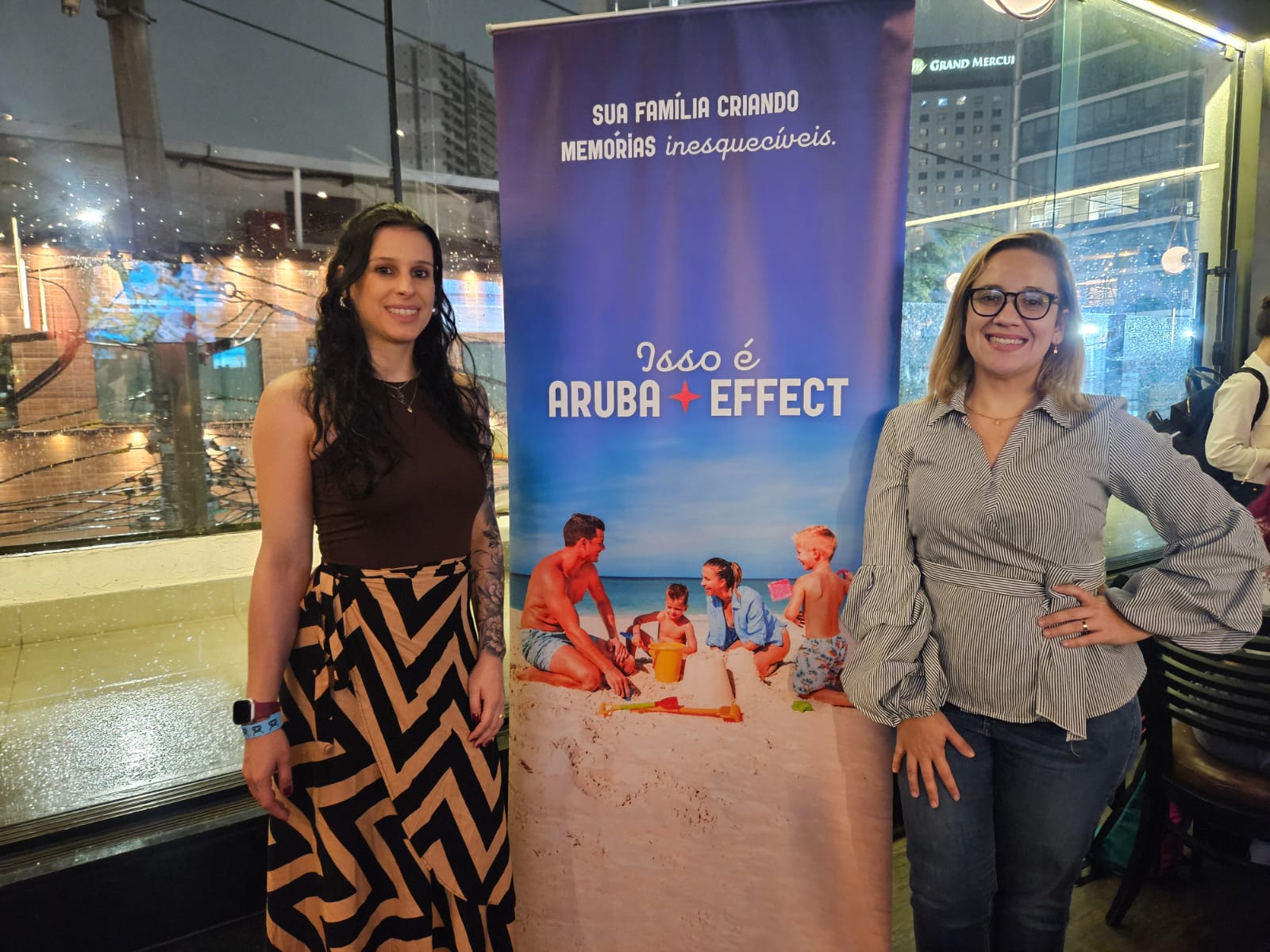 Mayara Ferreira, da Europlus Operadora, e Caroline Bergoce, da TBO Holidays