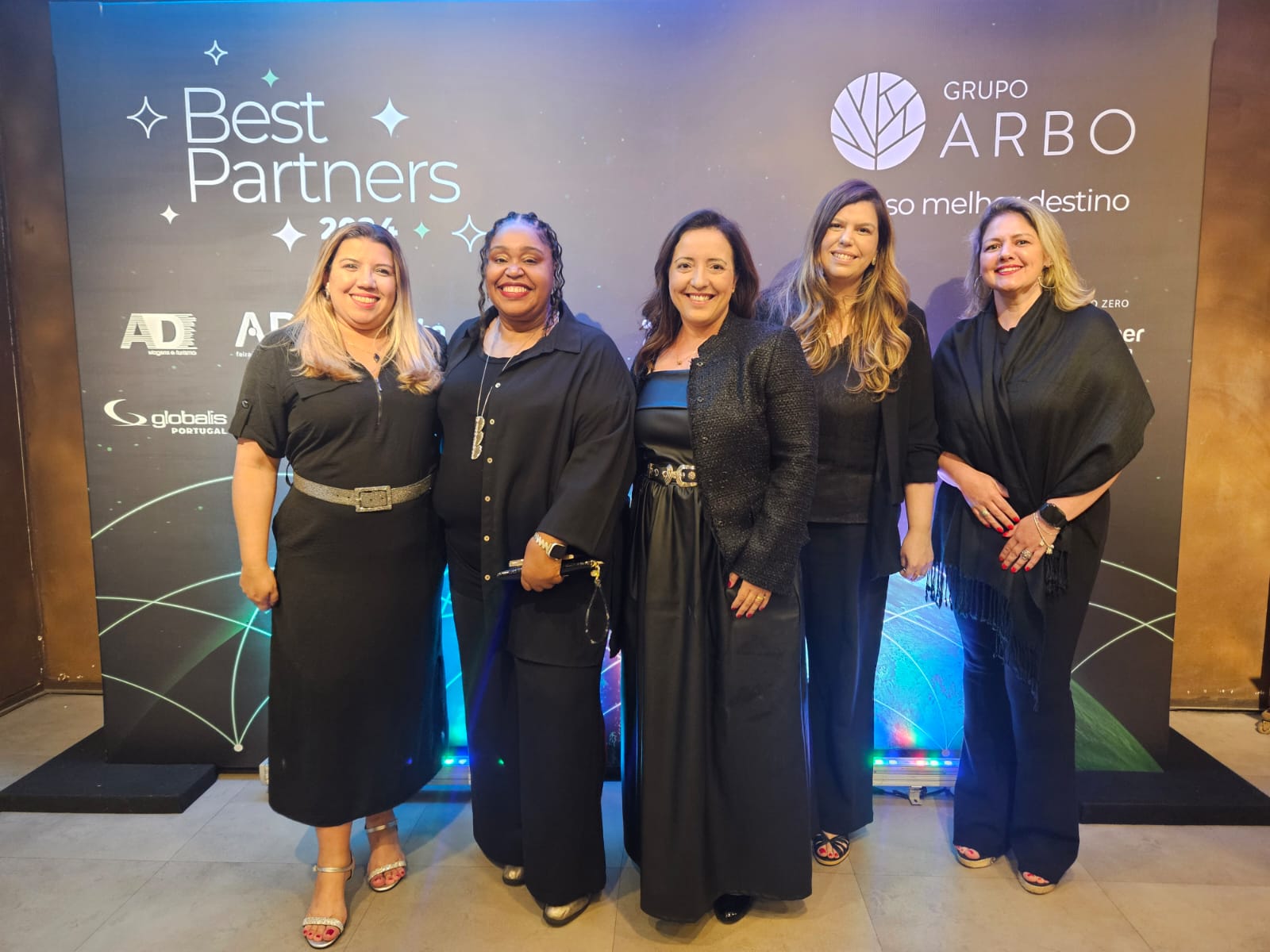 Samara Miranda, Georgia Mariano, Adriana Fredericce, Mariana Azevedo e Michele Carara, da Diversa