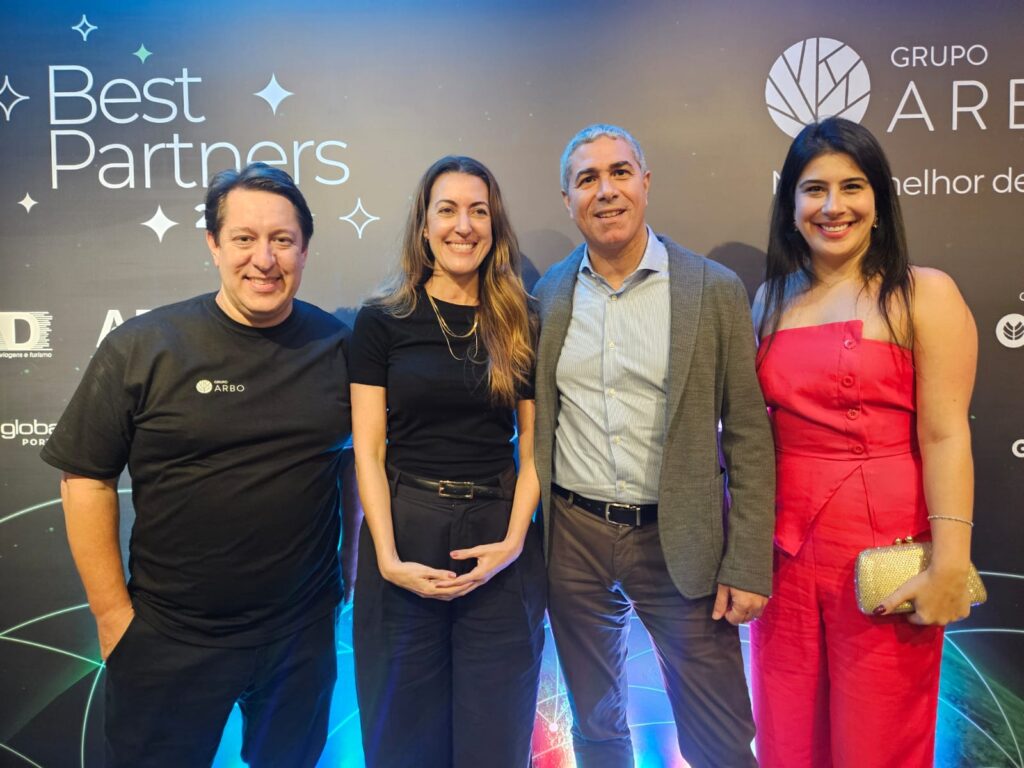 Charles Franken, do Grupo Arbo, Marina Moreira e Dario Rustico da Costa Cruzeiros, e Renata Carelli, da Casa do Agente