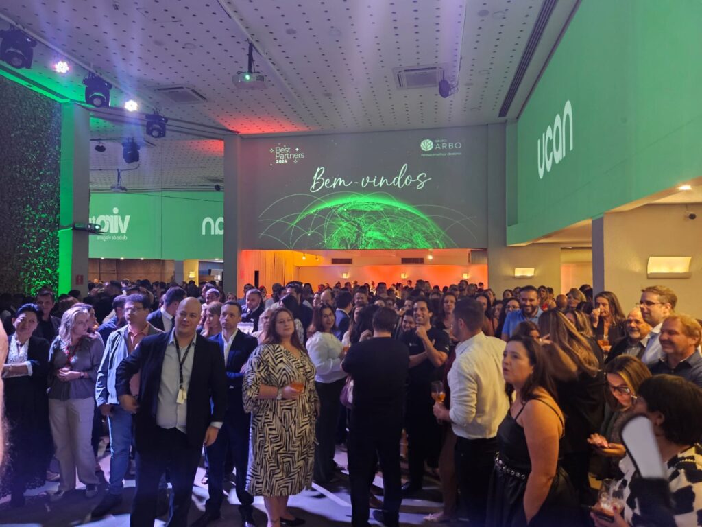 Cerca de 300 convidados marcaram presença no evento do Grupo Arbo