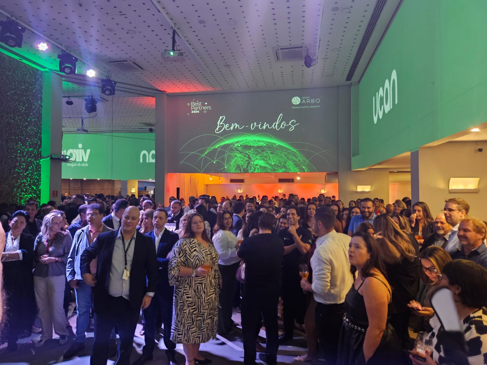 Cerca de 300 convidados marcaram presença no evento do Grupo Arbo