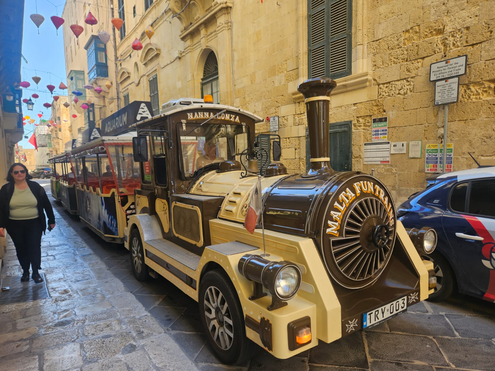 Train Tour pelas ruas de Valeta, capital de Malta Train Tour pelas ruas de Valeta, capital de Malta