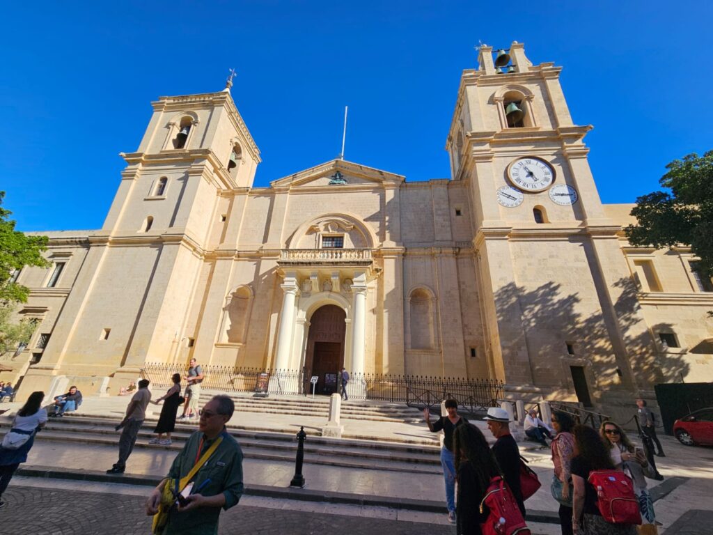 Saída da Co-Catedral de São João Saída da Co-Catedral de São João