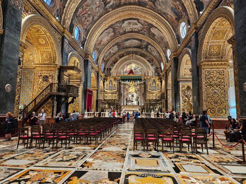 A Co-catedral de São João é uma joia barroca que reflete o legado dos Cavaleiros de São João em Valeta A Co-catedral de São João é uma joia barroca que reflete o legado dos Cavaleiros de São João em Valeta
