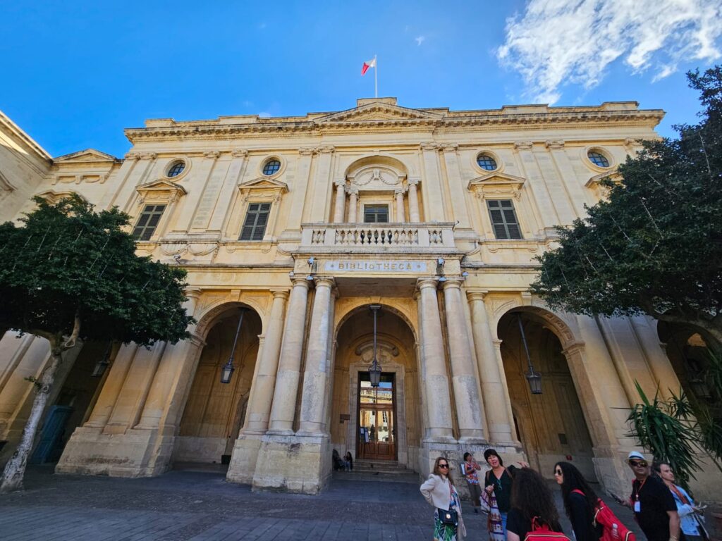 A Biblioteca Nacional é o último edifício público construído pelos Cavaleiros em Valeta A Biblioteca Nacional é o último edifício público construído pelos Cavaleiros em Valeta