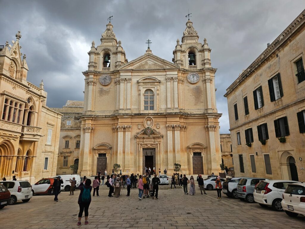 Catedral Metropolitana, mais importante de Malta