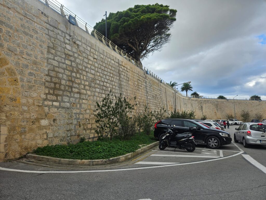 Antes da saída da cidade de Medina