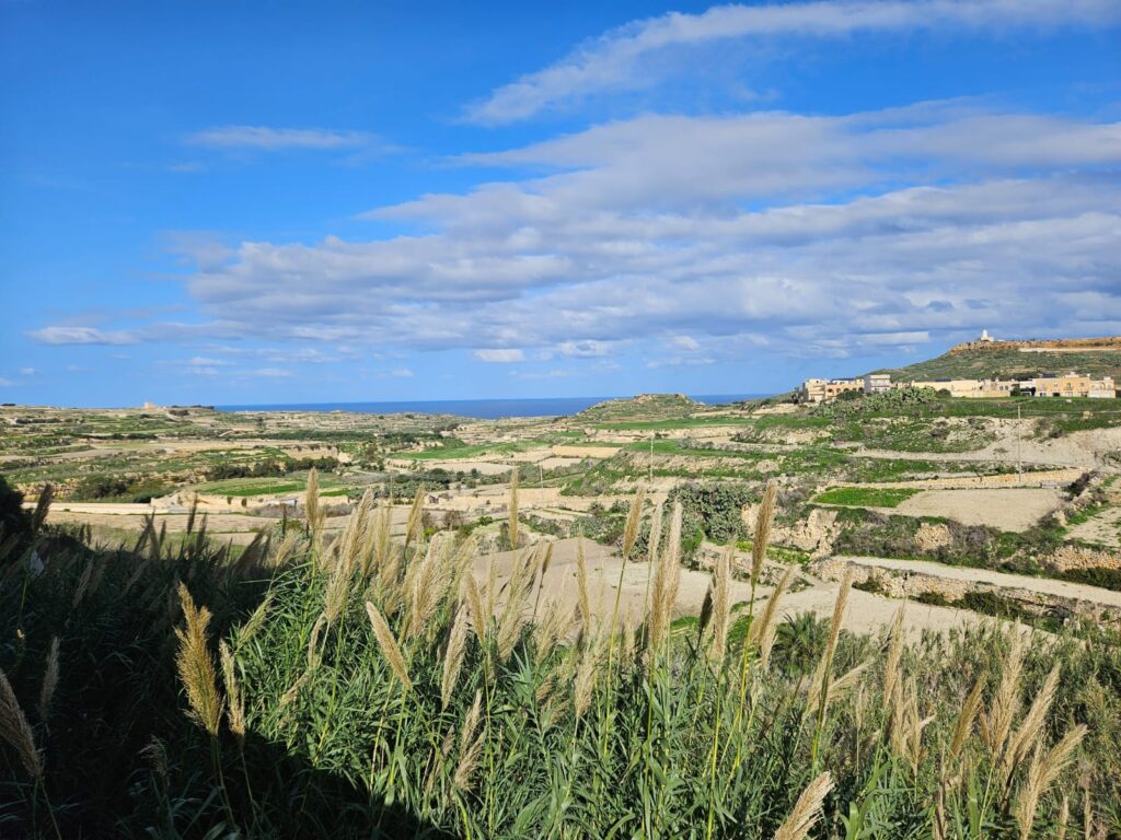 A ilha de Gozo tem um caráter rural e é menos desenvolvida do que a ilha de Malta