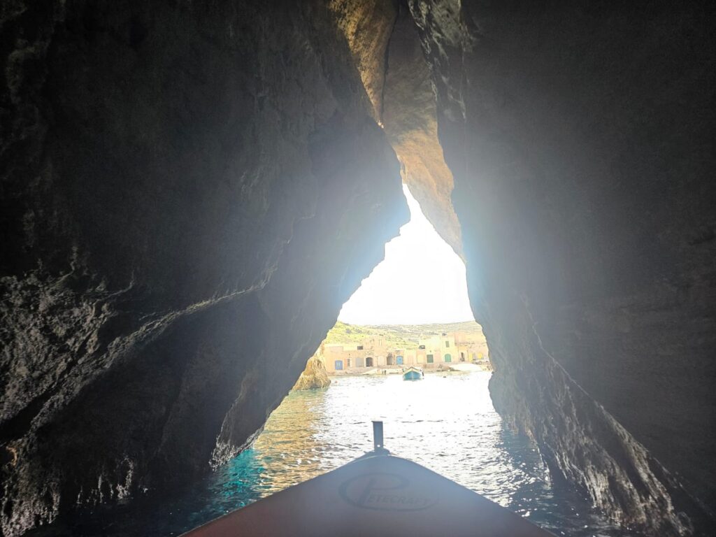 Saindo da gruta