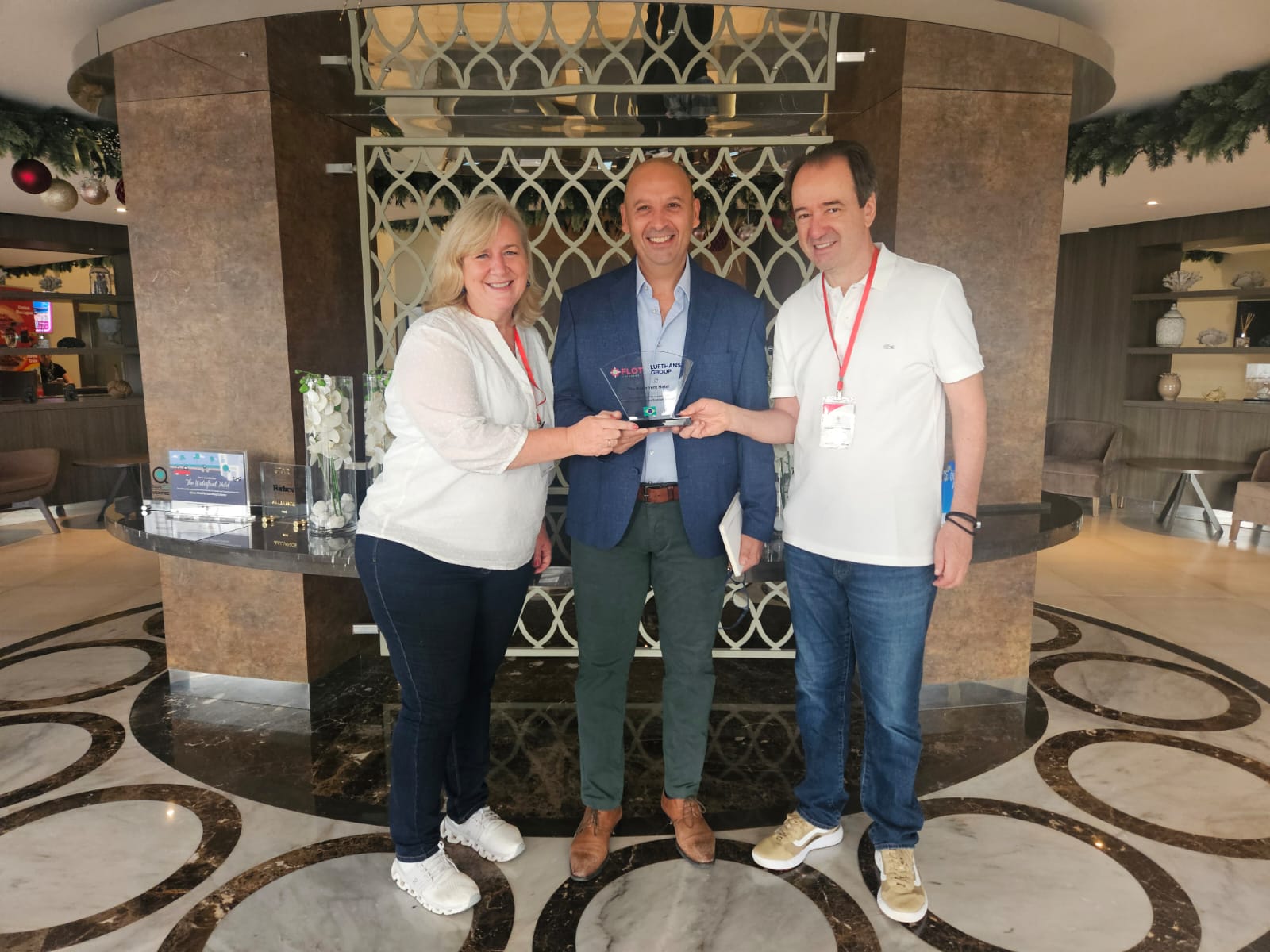 Annete Taeuber, diretora da Lufthansa, Frederick Curmi, gerente geral do hotel Waterfront, e Eduardo Barbosa, presidente da Flot